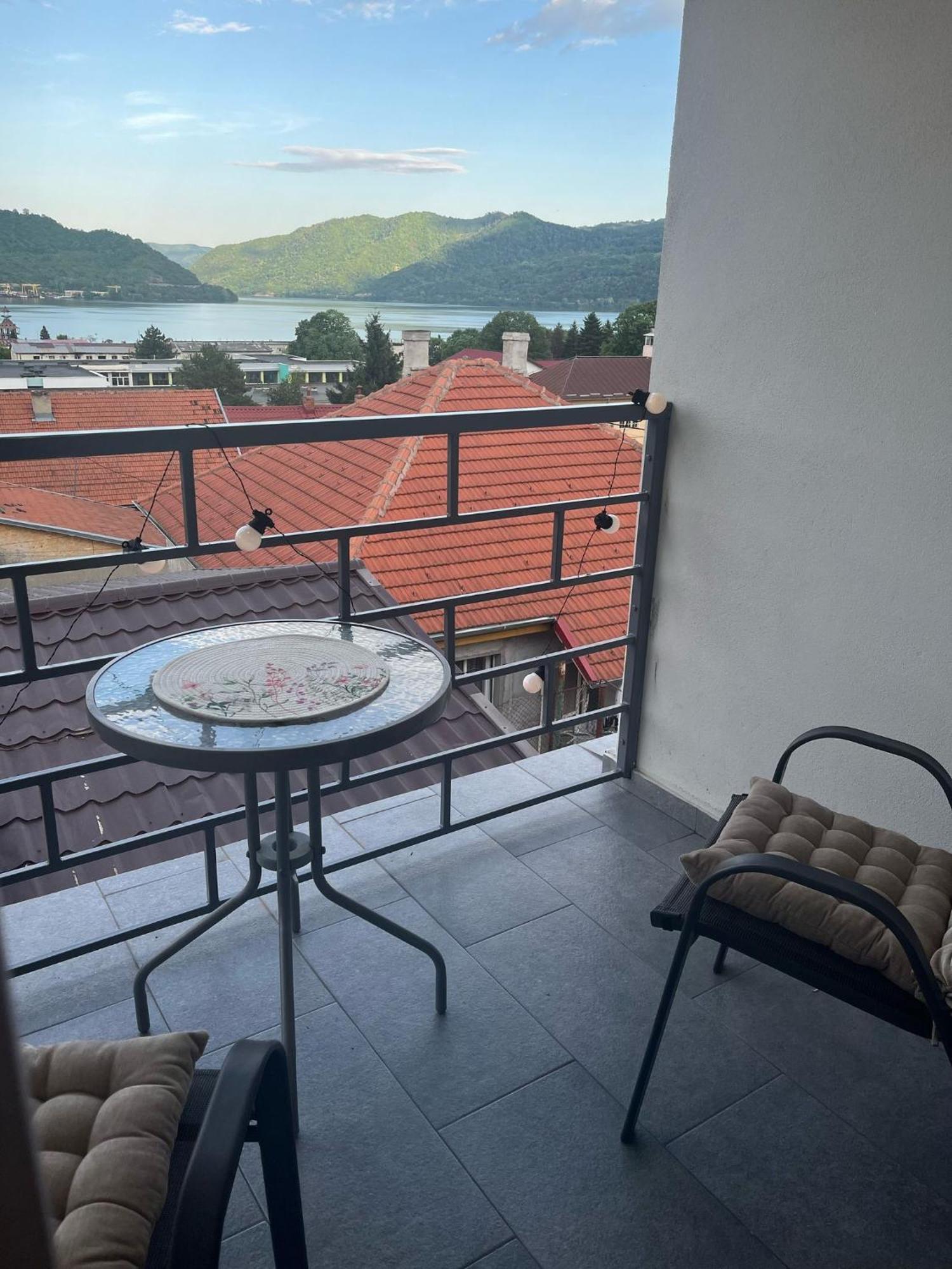 Casa Anna&Criss Apartment Orsova Exterior photo
